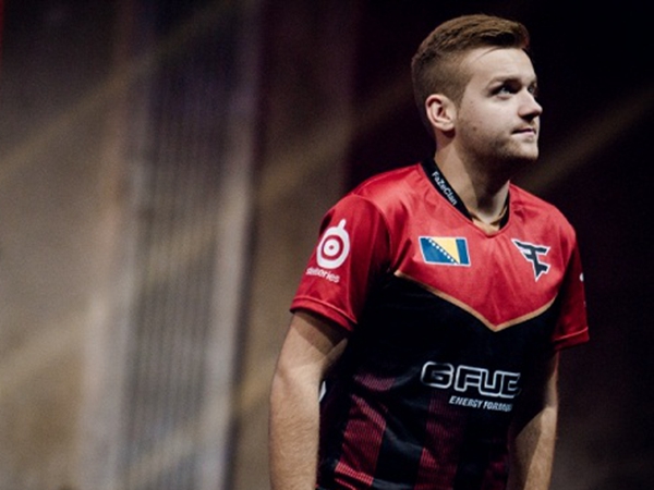 Anyone's Legend 在 LPL 分组赛 2 2025 中领先