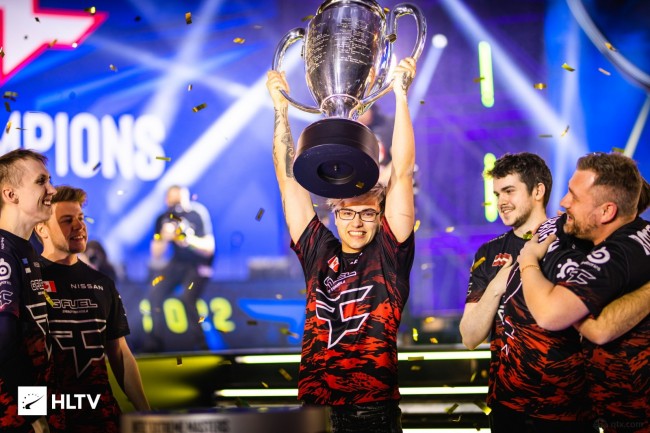 狙击手开火， Derke 取得了五杀！VIT 1-0 T1